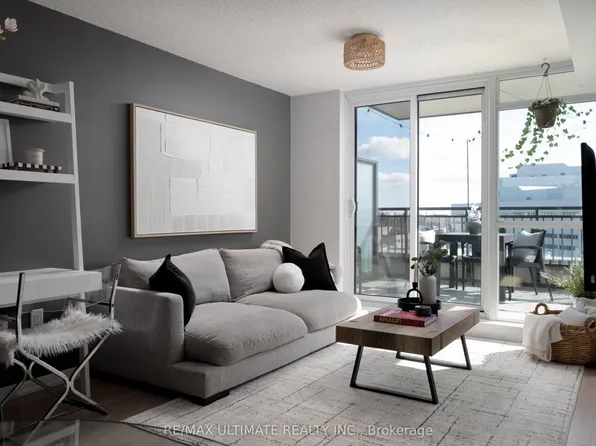 36 Via Bagnato #738, North York, ON M6A 0B7