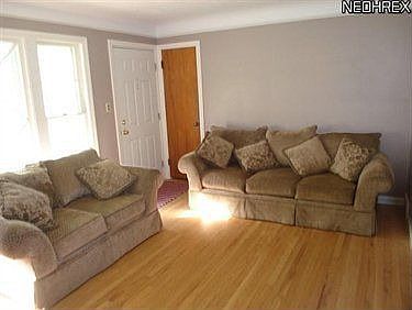 3rd image of 297 E 255th St
