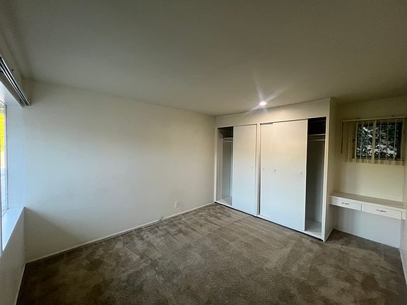 5th image of 555 S Los Robles Ave