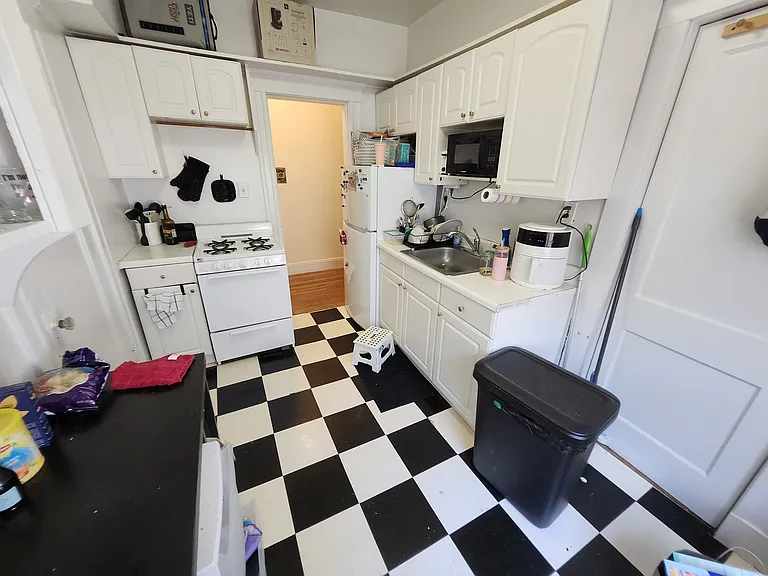 15 Melvin Ave #10 — Photo 1