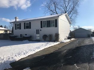 1203 Shoals Dr, Lockport, IL 60441