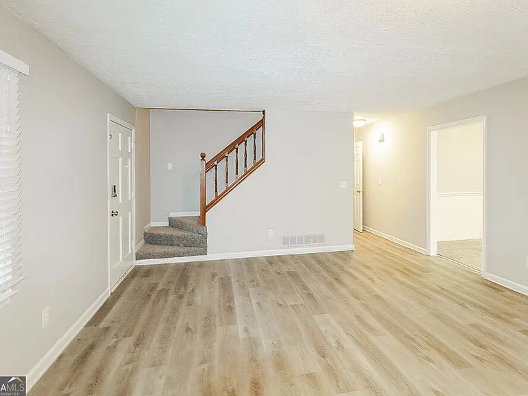 3138 Calumet Cir NW — Photo 6