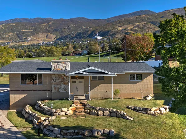 1059 E Arlington Way S, Bountiful, UT 84010