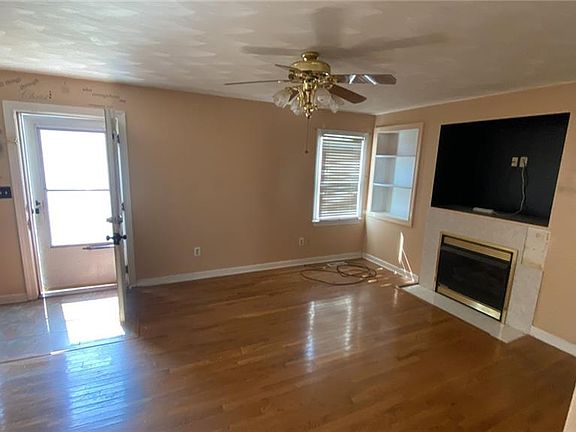 5th image of 26224 Rochelle St
