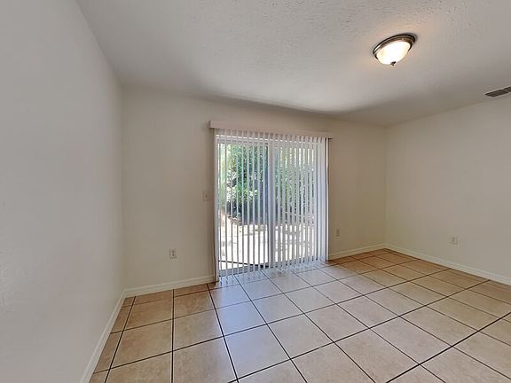 5th image of 3071 Willow Bend Blvd