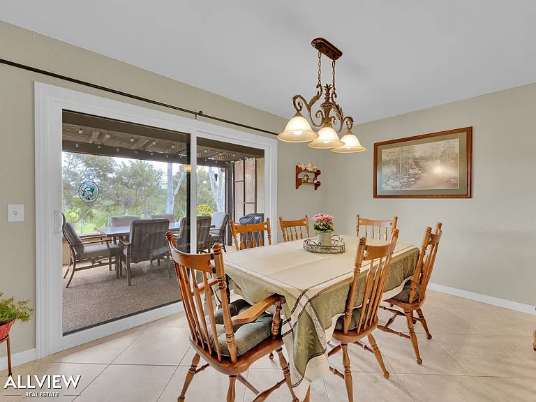 17547 Devereux Rd — Photo 36