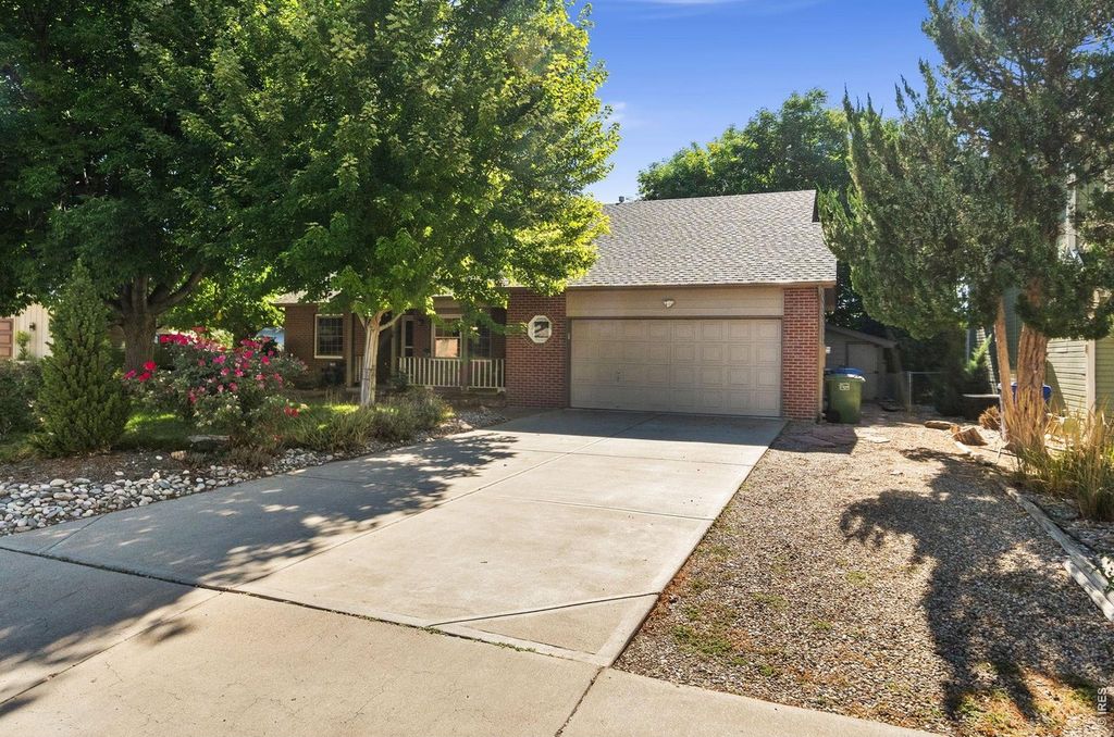 1840 Silver Leaf Dr