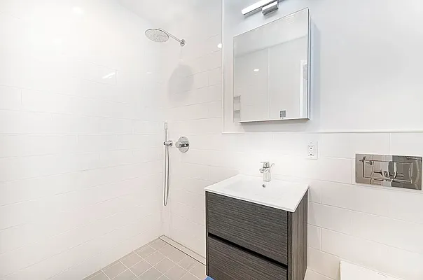 Rented by REAL New York | media 33