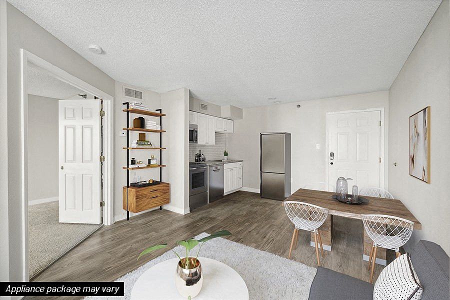 Lenox Cove NEWLYRENOVATED APARTMENTS 8737 Baymeadows Rd