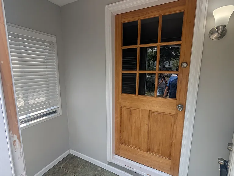 1717 Newark St — Photo 2