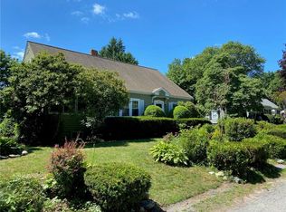 32 Peters Ln, West Warwick, RI 02893