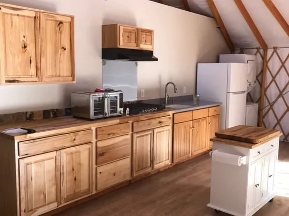 42551 Iversen Rd, Gualala, CA 95445