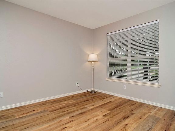 4th image of 12017 Shadybrook Dr