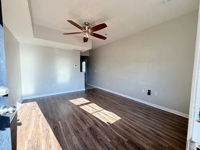 135 Woods Trl — Photo 2
