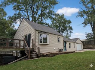 1421 S 168th St, New Berlin, WI 53151