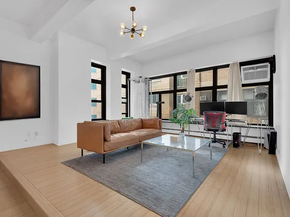 529 W 42nd St APT 6M, New York, NY 10036