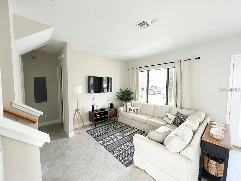 175 Villa Domani Cir — Photo 4