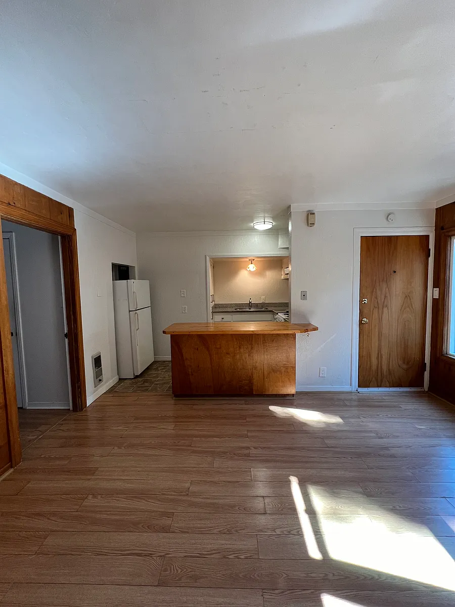 Building Photo - 539 45th St