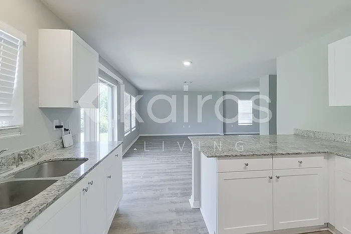 947 Grant Blvd — Photo 10
