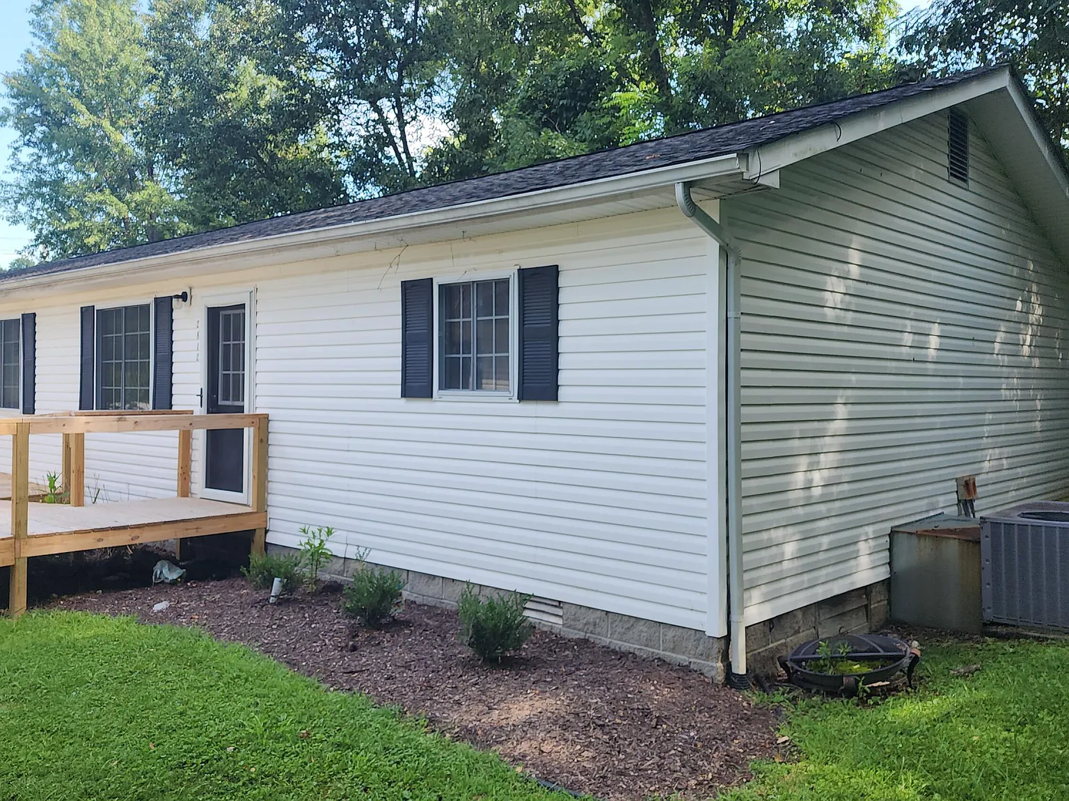 2 bed, 850 sqft, $1,075 — Photo 1