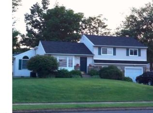 816 W Bristol Rd, Warminster, PA 18974