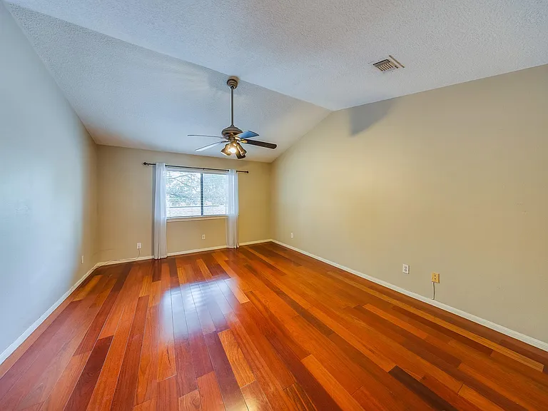 1018 Memorial Village Dr #124 — Photo 16