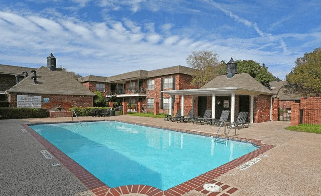 Building Photo - Towne Oaks II
