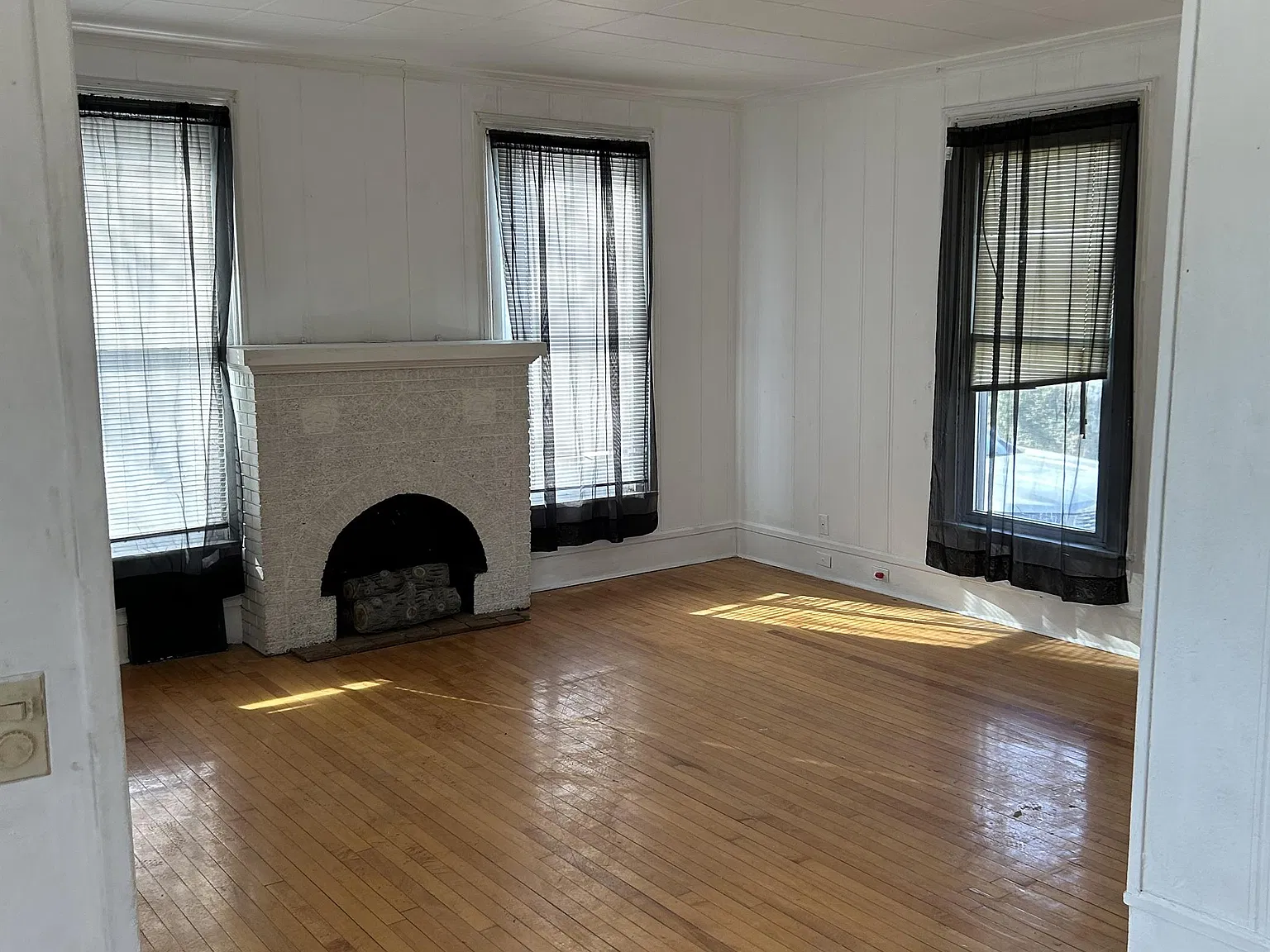 502 Amherst Avenue - 1 — Photo 1