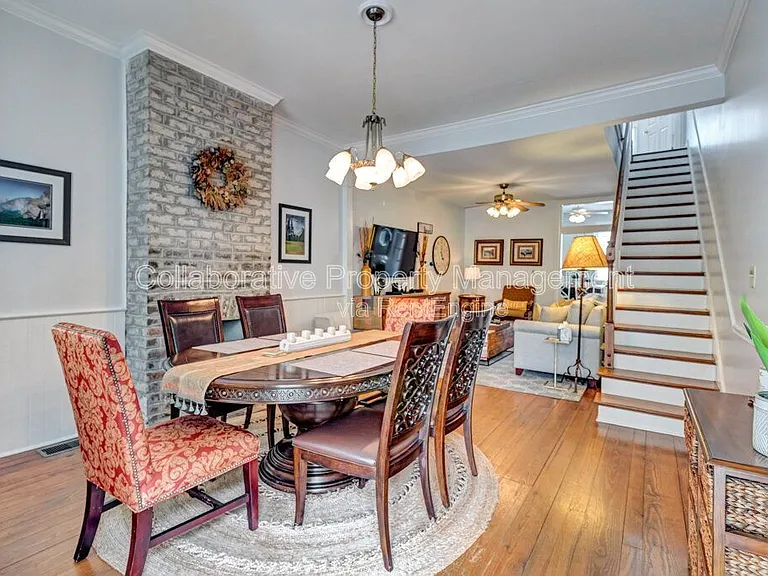 513 E Harris St — Photo 8