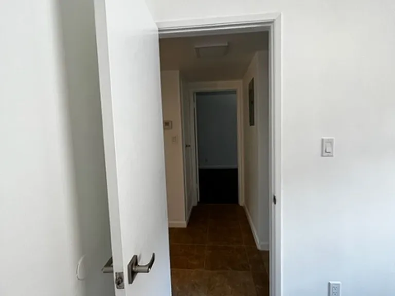 1380 W 9th St — Photo 10
