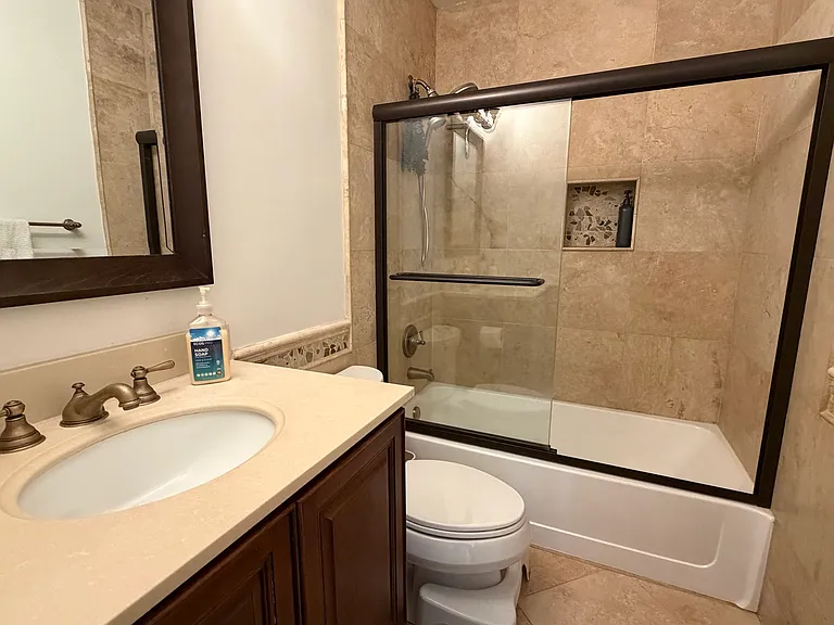 1870 Grosse Pointe Cir — Photo 18