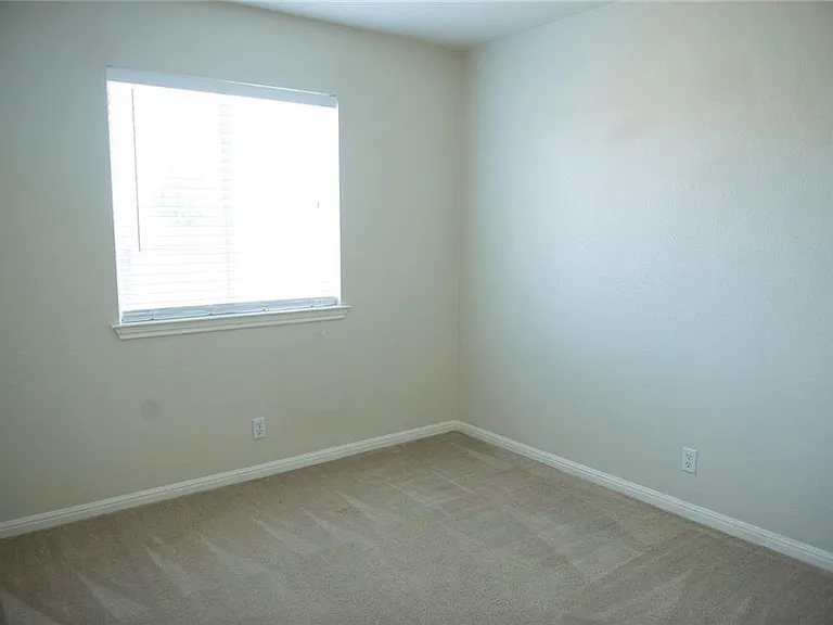 100 Lightfoot Ct — Photo 13