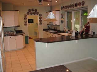 255 Quarry Stone Ln, Berea, OH 44017