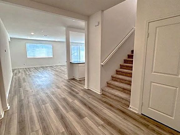 5th image of 25673 Branson Dr