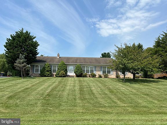 2nd image of 306 Manubay Ct