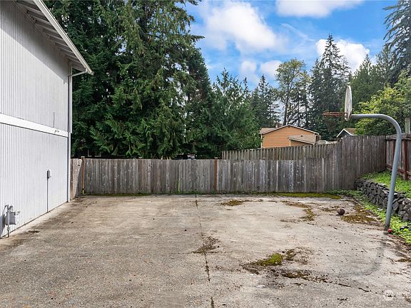 3rd image of 19311 76th Street E