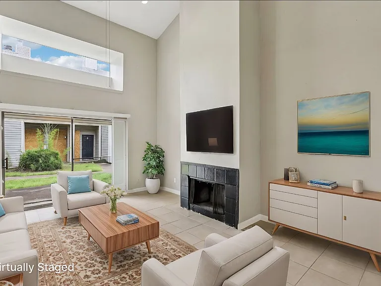 Golden Village Townhomes — Photo 3