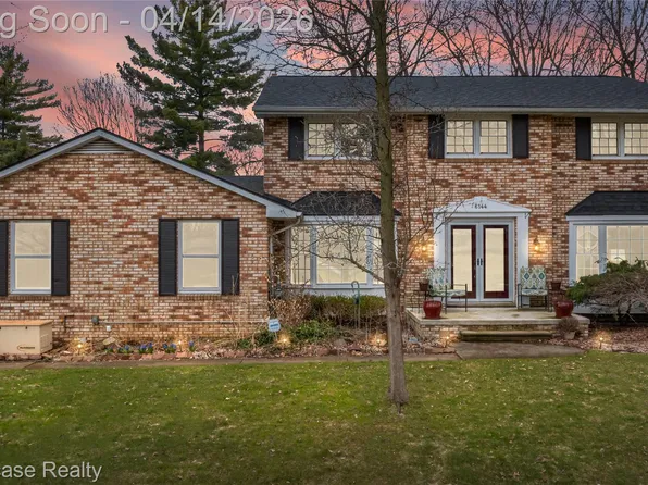 6144 Venice Dr, Commerce Township, MI 48382