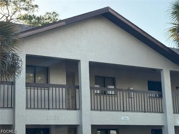 2201 E 5th St APT 23, Lehigh Acres, FL 33936