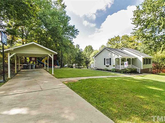 3rd image of 3174 Oakridge Dr