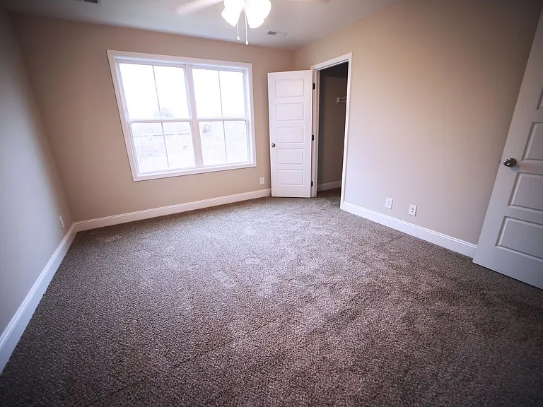 220 Drayton Dr — Photo 26