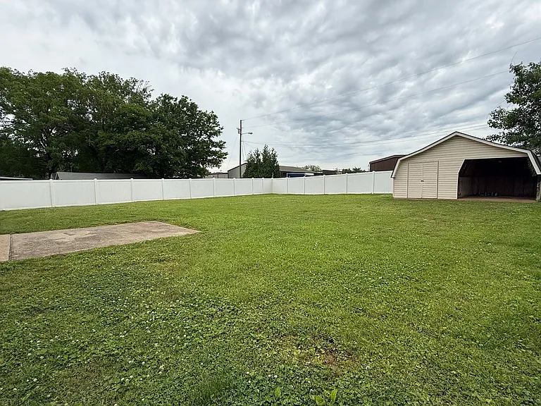 1106 Poplar Ave — Photo 20