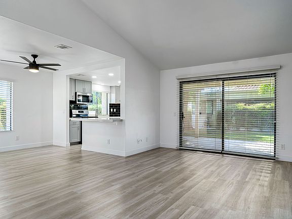 Living Room (unfurnished)