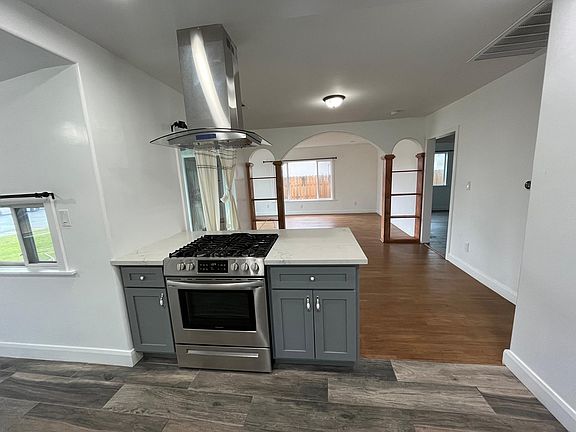 3rd image of 136 N Greenwood Ave