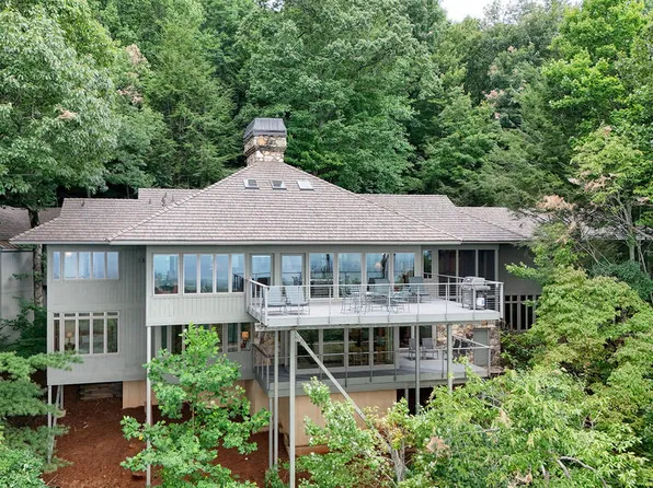 202 N Sanderlin Mountain Dr, Jasper, GA 30143