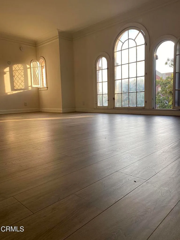 4 bed, 2.0 bath, 1880 sqft, $3,995 — Photo 2