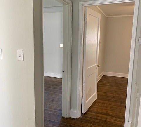 4th image of 4504 Montview Dr