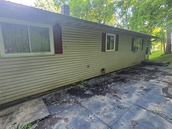 4th image of 9866 Rattlesnake Rd