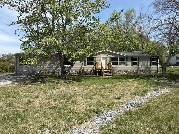 469 Browns Rd, Lafayette, TN 37083