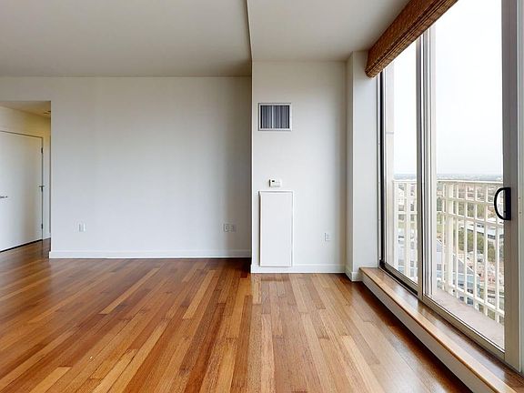 3rd image of 1 W Exchange St Unit 2805